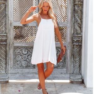 VICI Into the wilds embroidered mini dress. Color: off white size:xs